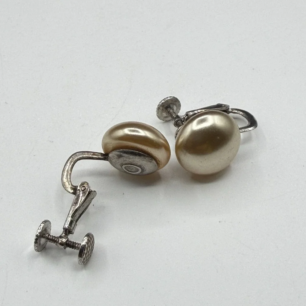 Faux Pearl Screw Back Earrings Champagne Cream Silver Tone Classic Costume Pair